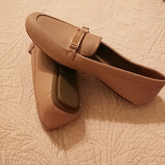 Women's Calvin Klein Lira loafers. Size 7 - Picture 6 of 16